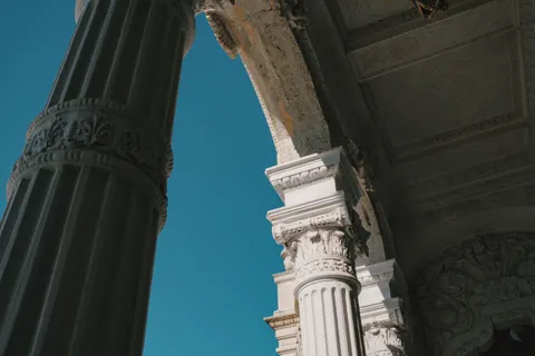 Greek Temple 4K Wallpaper · architecture · 3840×2562