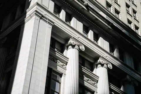 والپیپر معبد یونانی با کیفیت 4K · architecture · 3840×2560