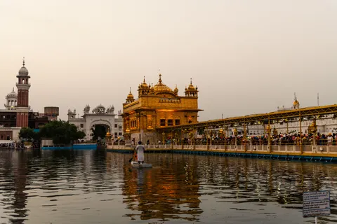 Taj Mahal 4K Wallpaper · architecture · 3840×2560
