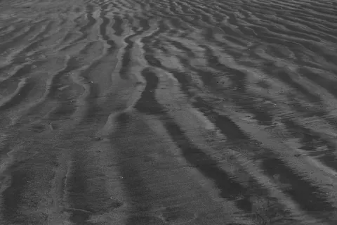والپیپر موج‌های شن با کیفیت 4K · minimal · 3840×2560