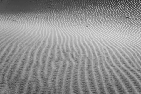 沙紋 4K桌布 · minimal · 3840×2560