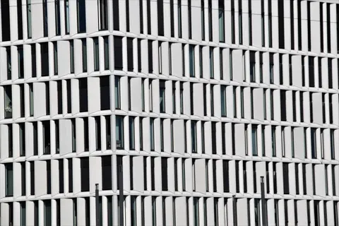 미래적 파사드 4K 배경화면 · architecture · 3840×2560