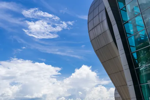 Sfondo Facciata futuristica 4K · architecture · 3840×2560