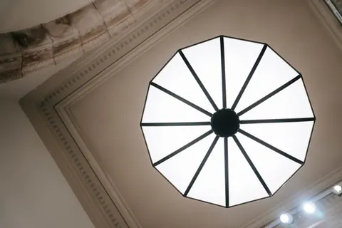 خلفية قبة زجاجية بدقة 4K · architecture · 3840×2560