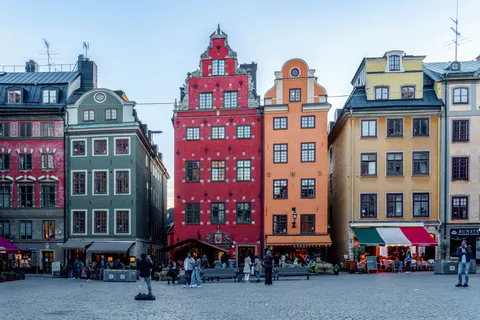 Colorful Houses 4K Wallpaper · architecture · 3840×2561