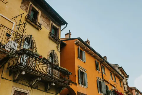 Colorful Houses 4K Wallpaper · architecture · 3840×2560