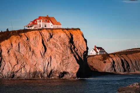 Cliff Lighthouse 4K Wallpaper · architecture · 3840×2560