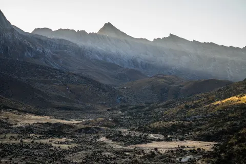 Berge 4K Hintergrundbild · mountains · 3840×2560