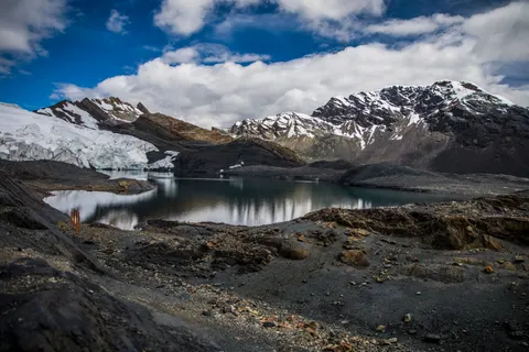 The Andes 4K Wallpaper · mountains · 3840×2560