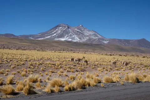 The Andes 4K Wallpaper · mountains · 3840×2560