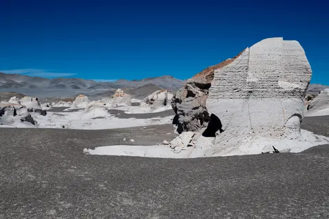 The Andes 4K Wallpaper · mountains · 3840×2560