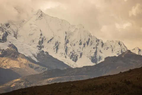 The Andes 4K Wallpaper · mountains · 3840×2560