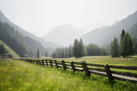 Foggy Valley 4K Wallpaper · mountains · 3840×2560