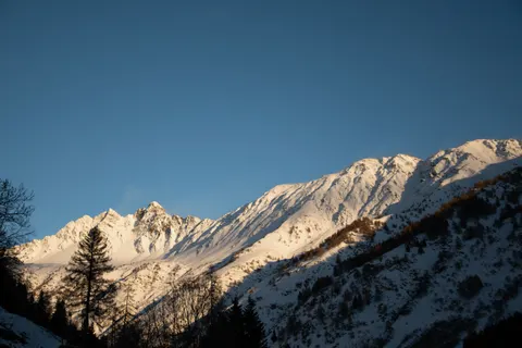 Mountain Panorama 4K Wallpaper · mountains · 3840×2560