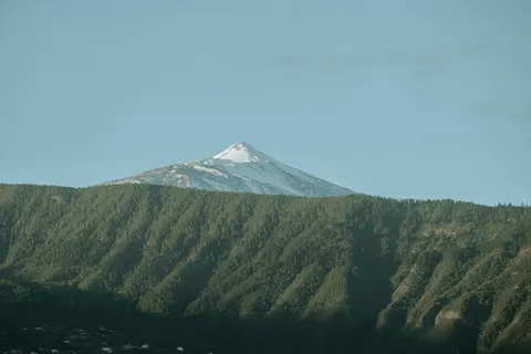Snowy Volcano 4K Wallpaper · mountains · 3840×2560