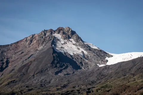 Snowy Volcano 4K Wallpaper · mountains · 3840×2560