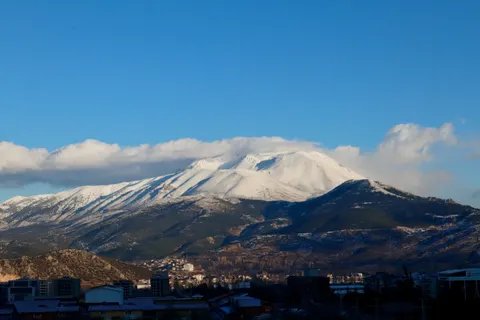 Snowy Volcano 4K Wallpaper · mountains · 3840×2560
