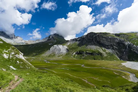 Valley Waterfall 4K Wallpaper · mountains · 3840×2558
