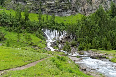 Valley Waterfall 4K Wallpaper · mountains · 3840×2558