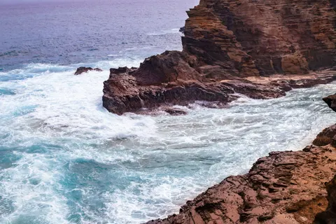 Rocky Shore 4K Wallpaper · ocean · 3840×2560