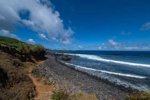 Rocky Shore 4K Wallpaper · ocean · 3840×2560