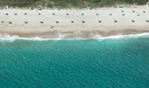 Beach from Above 4K Wallpaper · ocean · 3840×2286