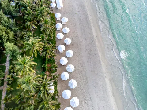 Beach from Above 4K Wallpaper · ocean · 3840×2880
