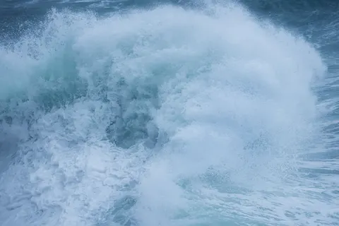 Tapeta Wzburzone morze 4K · ocean · 3840×2560