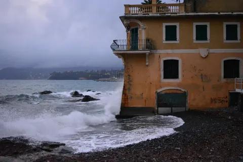 Stormy Sea 4K Wallpaper · ocean · 3840×2560
