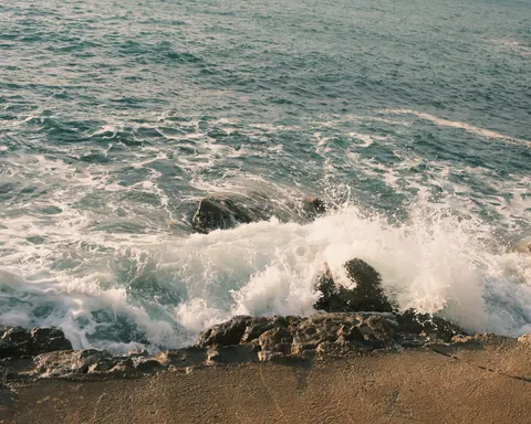 Surf Wave 4K Wallpaper · ocean · 3840×3076