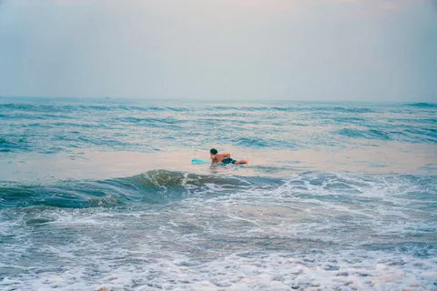 Surf Wave 4K Wallpaper · ocean · 3840×2561