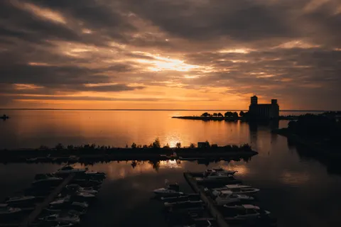 Coastal Harbor 4K Wallpaper · ocean · 3840×2560