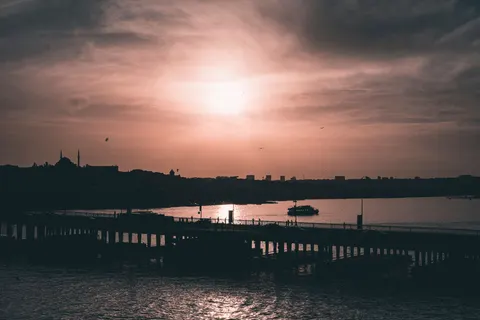 Coastal Harbor 4K Wallpaper · ocean · 3840×2560