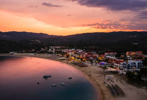 Coastal Harbor 4K Wallpaper · ocean · 3840×2609