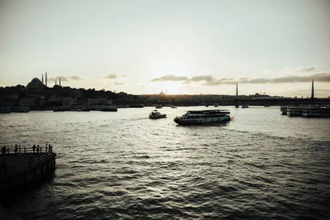Coastal Harbor 4K Wallpaper · ocean · 3840×2560