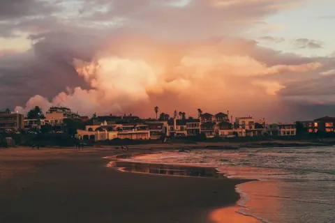 Coastal Harbor 4K Wallpaper · ocean · 3840×2560