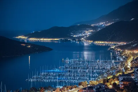 Coastal Harbor 4K Wallpaper · ocean · 3840×2560