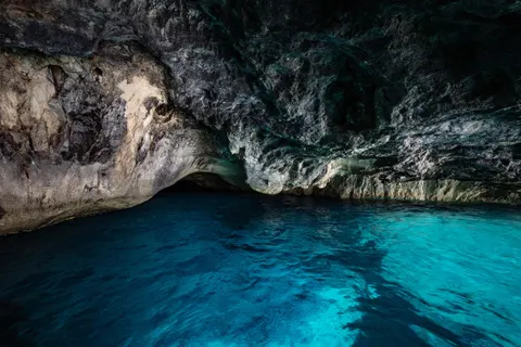 Sea Cave 4K Wallpaper · ocean · 3840×2560