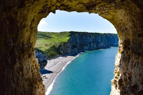 Sea Cave 4K Wallpaper · ocean · 3840×2560