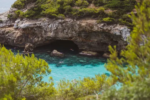 Sea Cave 4K Wallpaper · ocean · 3840×2560