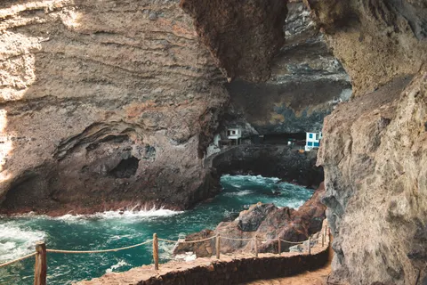 Sea Cave 4K Wallpaper · ocean · 3840×2560