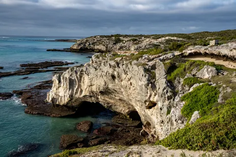 Sea Cave 4K Wallpaper · ocean · 3840×2560