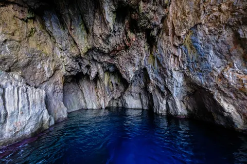 Sea Cave 4K Wallpaper · ocean · 3840×2560