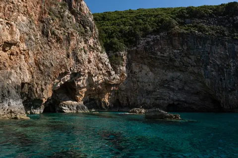 Sea Cave 4K Wallpaper · ocean · 3840×2560