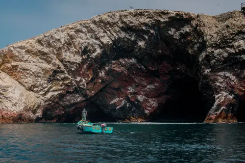 Sea Cave 4K Wallpaper · ocean · 3840×2560