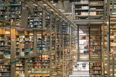 Büyük Kütüphane 4K Duvar Kağıdı · architecture · 3840×2560