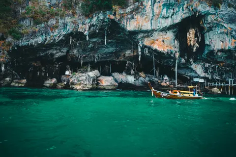 Sea Cave 4K Wallpaper · ocean · 3840×2561