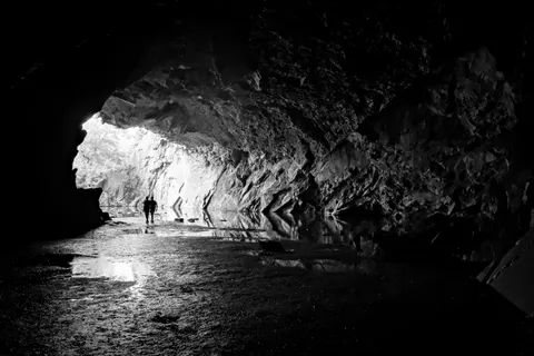 Sea Cave 4K Wallpaper · ocean · 3840×2560