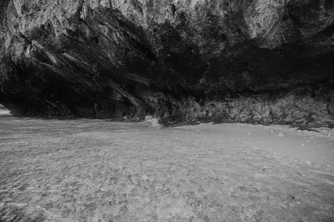 Sea Cave 4K Wallpaper · ocean · 3840×2560