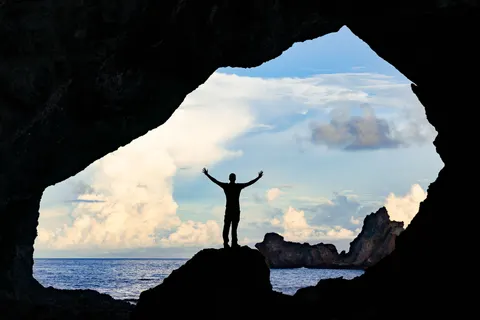 Sea Cave 4K Wallpaper · ocean · 3840×2561